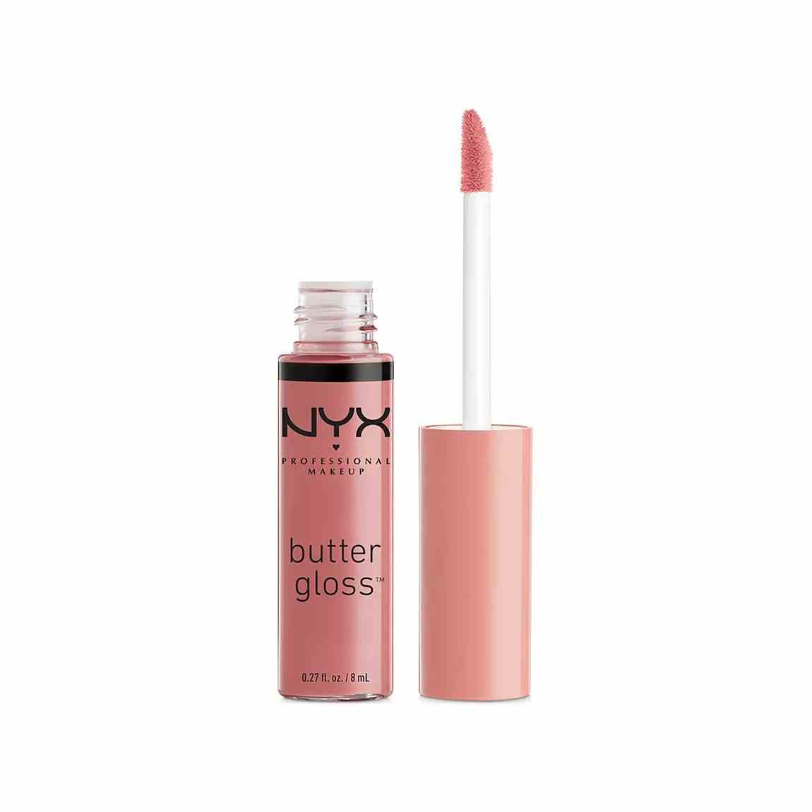NYX Professional Makeup Butter Gloss transparente Tube Lipgloss in Nude-Pink mit Kappe in Nude-Pink und Fußapplikator auf weißem Hintergrund