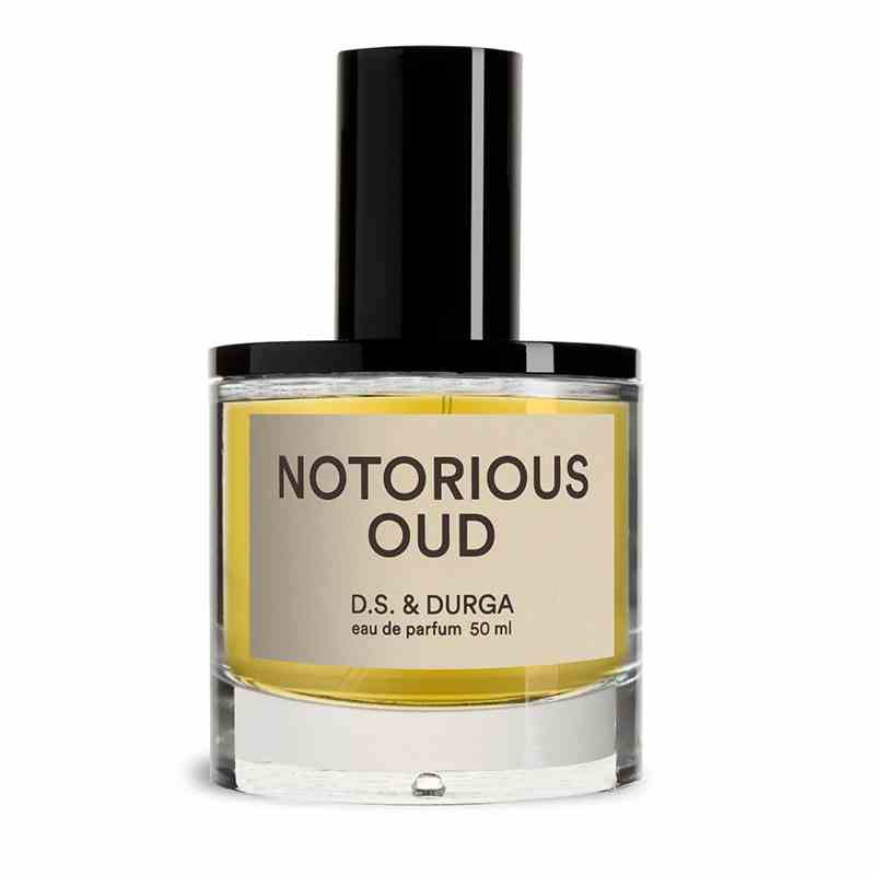 Eine Parfümflasche aus Glas des DS & Durga Notorious Oud Eau de Parfum auf weißem Hintergrund