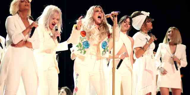 Keshas Auftritt von "Beten" bei den Grammy Awards 2018 war ein großes Highlight.