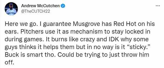 Andrew McCutchen teilte seine eigene Theorie auf Twitter mit, dass Musgrove „Red Hot auf den Ohren hat“.