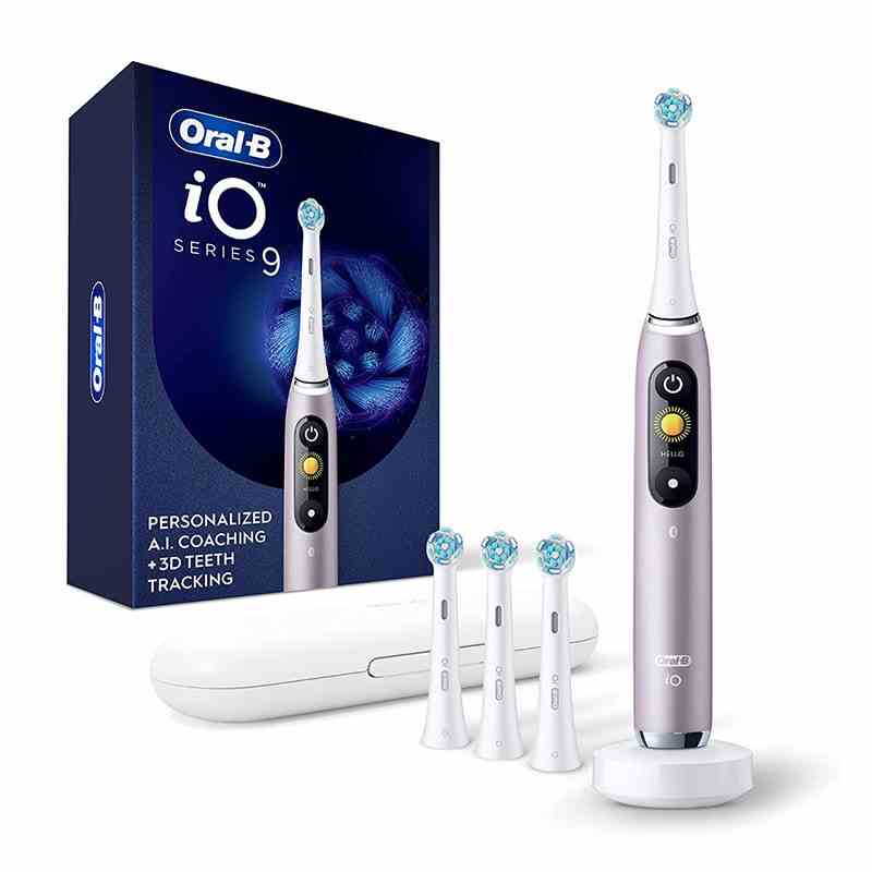 Die elektrische Zahnbürste Oral-B iO Serie 9 auf weißem Hintergrund