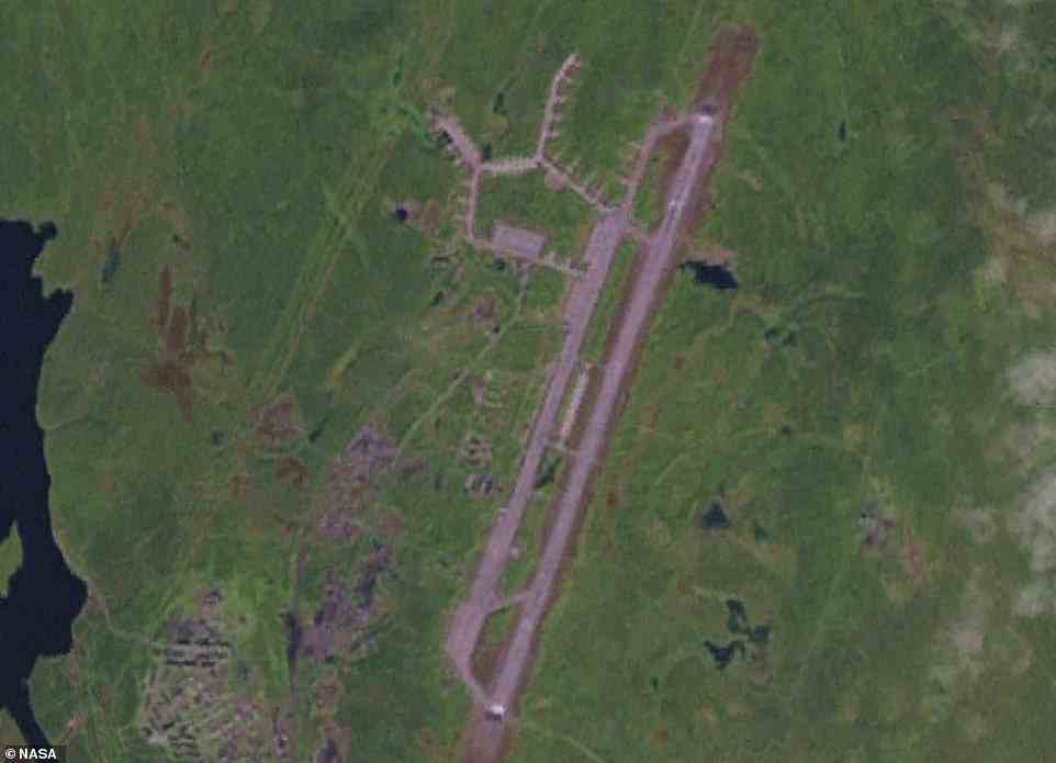 Im Bild: Ein Satellitenbild des Luftwaffenstützpunkts Olenya auf der russischen Halbinsel Kola