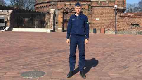 Gleb Irisov ist während seines Dienstes bei der russischen Luftwaffe in Kaliningrad, einer russischen Exklave, abgebildet.