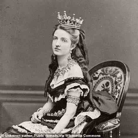 Italiens Königin Margherita, oben abgebildet in den 1870er Jahren, lebte unmittelbar nach der Ermordung ihres Mannes, König Umberto I., in dem Hotel
