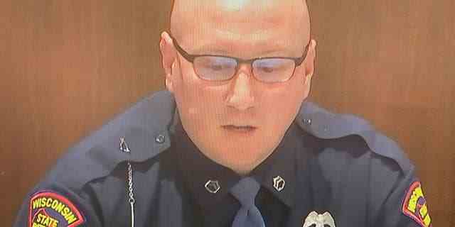 Ryan Schultz, Inspektor der Wisconsin State Patrol, sagt während des Mordprozesses gegen Darrell Brooks aus.