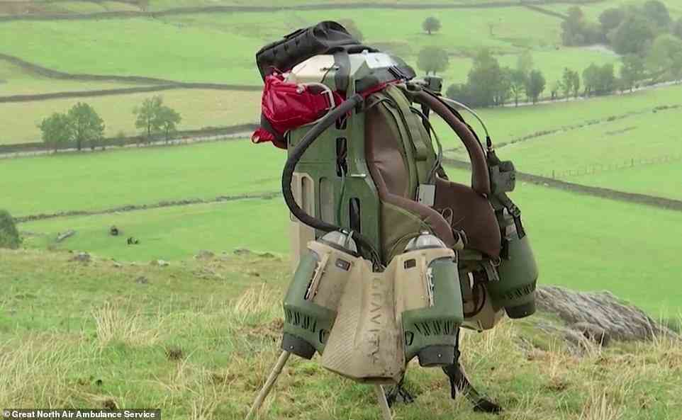 Dies ist der weltweit erste Versuch von Sanitätern, die Jetpacks verwenden, um gestrandete Wanderer zu erreichen und lebensbedrohliche Verletzungen zu behandeln, bevor Hubschrauber oder Bodenteams den Tatort erreichen