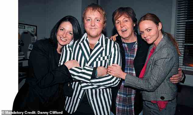 Zusammen: Mary McCartney, James McCartney, Paul McCartney und Stella McCartney sind im Jahr 2011 abgebildet