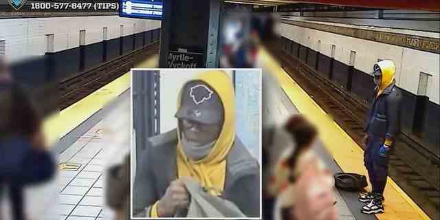 NYPD sucht nach einem Mann, der beschuldigt wird, einen Fremden auf U-Bahn-Gleise in Brooklyn gestoßen zu haben.  Der beunruhigende Vorfall wurde von einer Kamera festgehalten.