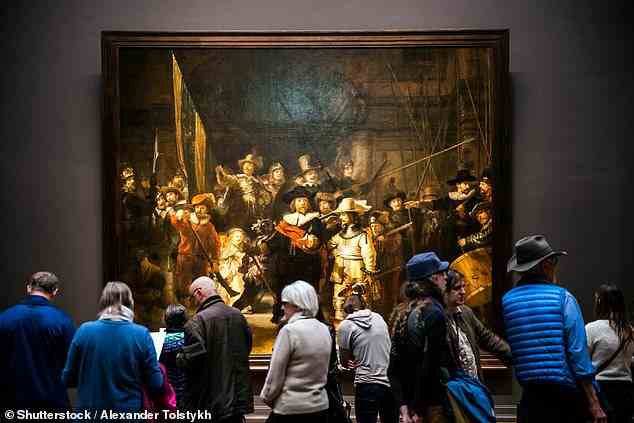 Das Rijksmuseum mit Rembrandts „Die Nachtwache“ (im Bild) ist eines der drei großen Museen der Stadt