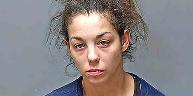 Kayla Montgomery, 31, wurde am Freitag in Manchester, New Hampshire, erneut festgenommen, weil sie angeblich eine Grand Jury belogen hatte.