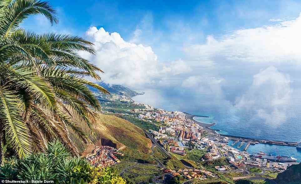 La Palmas Hauptstadt Santa Cruz (im Bild) ist „eine großartige kleine Stadt zum Erkunden, mit Strand, Geschäften, Cafés und Tapas-Bars nur einen kurzen Spaziergang vom Schiff entfernt“.