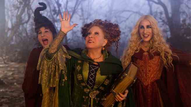Kathy Najimy, Bette Midler und Sarah Jessica Parker als die drei Hexenschwestern von "Hokuspokus 2."
