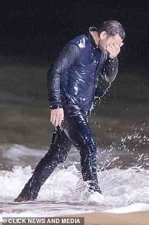 Nass: Ein Großteil der Action wurde im Wasser und am Strand mit Dannys Stuntdouble gefilmt