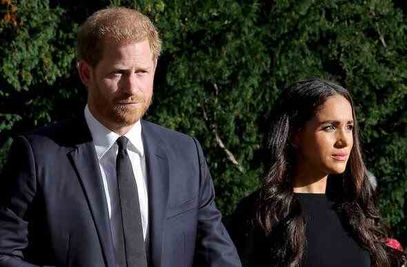 Prinz Harry und Meghan tragen Schwarz