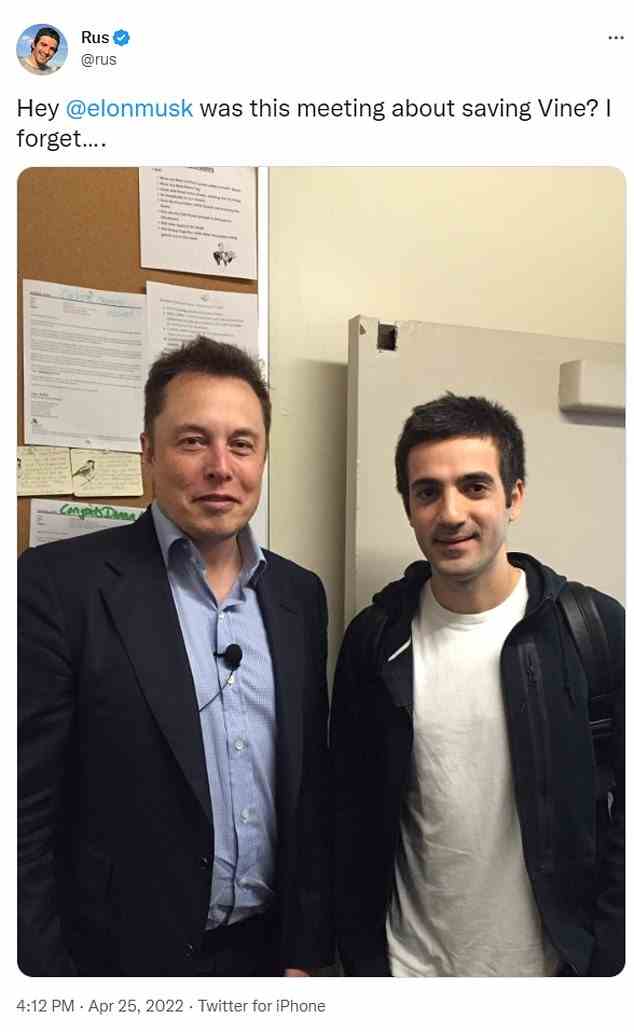 Ein Bild von Musk mit Rus Yusuppov, einem Mitbegründer von Vine, wurde im April 2022 gepostet – 11 Tage nachdem Musk das Angebot gemacht hatte, Twitter zu kaufen