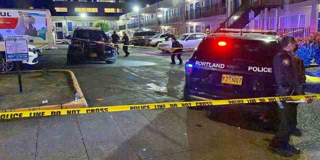 Die Polizei von Portland veröffentlichte ein Bild des Tatorts, an dem ein Mann am 25. Juni 2021 von der Polizei tödlich erschossen wurde