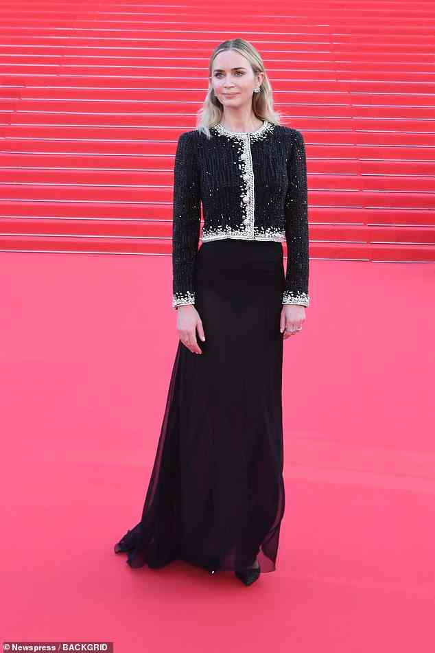 Statistisch: Emily Blunt zeigte am Sonntag ihren eleganten Sinn für Stil, als sie an der Premiere ihrer neuen Serie The English auf der Mipcom in Cannes teilnahm