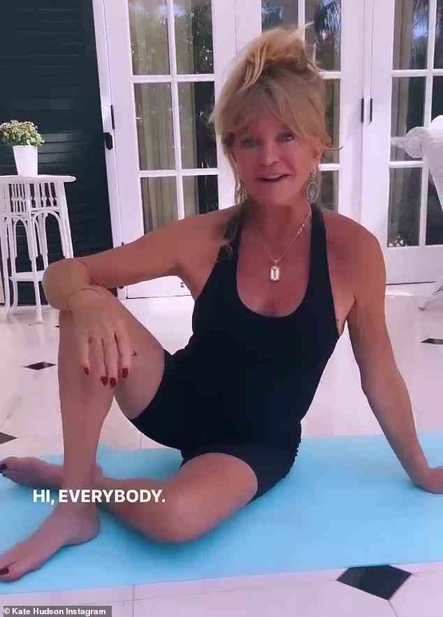 “Geht es noch süßer?”: Goldie Hawn, 74, ließ Tochter Kate Hudson, 43, in Ehrfurcht zurück, als sie am Montag ein Trainingsvideo in einem hautengen Ganzanzug auf Instagram teilte