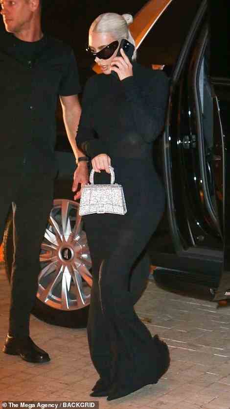 Kim Kardashian, Jennifer Lopez und ihr Ehemann Ben Affleck führten die A-Listen-Prominenten an, die am Samstagabend an der Trauerfeier des Miami-Millionärs JR Ridinger in Miami, Florida, teilnahmen