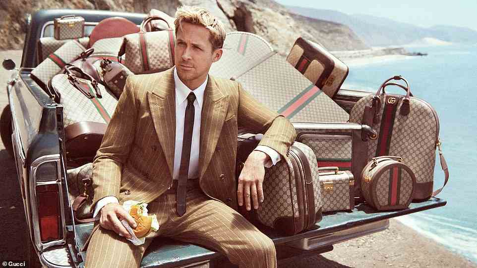 Ryan Gosling, 41, ist der Star von Guccis neuer Valigeria-Kampagne, die ihn mit Gepäck und Accessoires aus der Savoy-Kollektion der Marke posiert