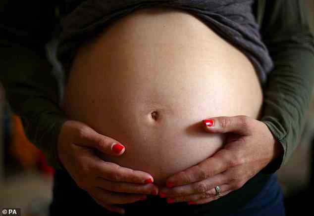 Schwangere Frauen werden mit erheblich größerer Wahrscheinlichkeit von ihren Partnern getötet, als dass sie an den üblichen Schwangerschaftskomplikationen wie Sepsis oder Blutungen sterben.