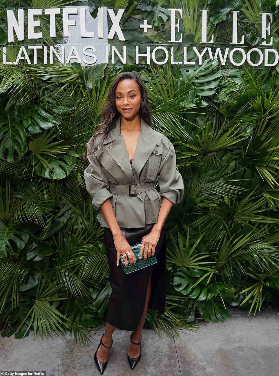 Stilvoller Auftritt: Zoe Saldana, 44, war eine von vielen Prominenten, die am frühen Sonntag in Los Angeles an der Veranstaltung von Netflix und Elle Latinas in Hollywood teilnahmen