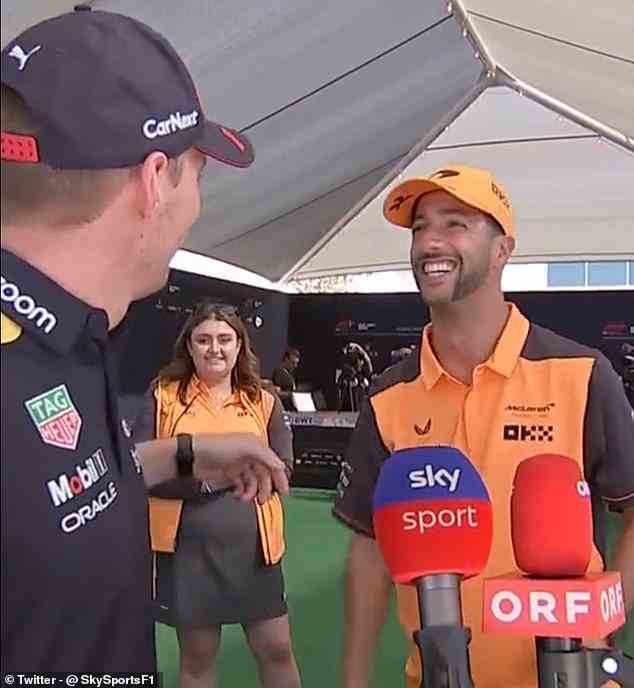 Die Ex-Red-Bull-Teamkollegen Max Verstappen (L) und Daniel Ricciardo (R) teilten am Donnerstag einen Moment