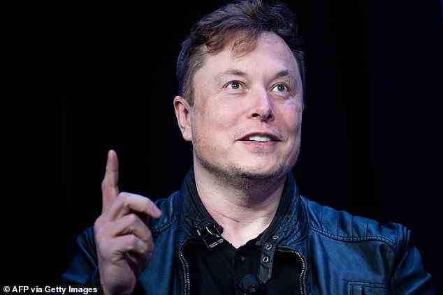 Elon Musk, der reichste Mensch der Welt mit einem Nettovermögen von mehr als 210 Milliarden US-Dollar (180 Milliarden Pfund), hat letzten Monat seinen Kauf von Twitter abgeschlossen