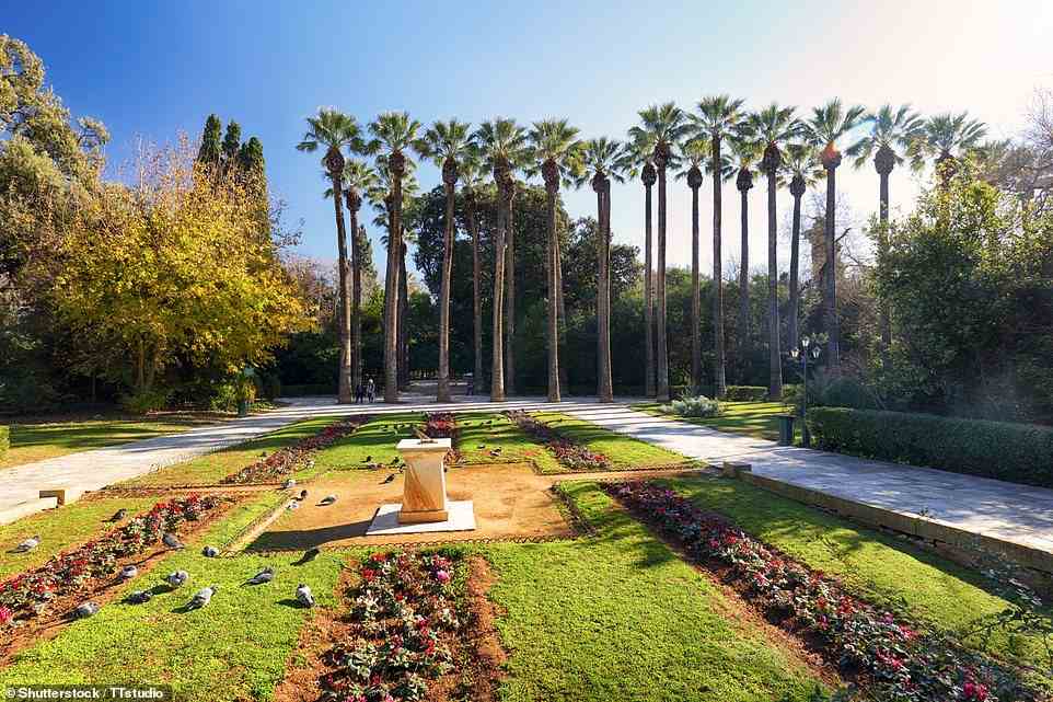 Erkunden Sie den 38 Hektar großen Nationalgarten in Athen (oben) und entdecken Sie verschlungene Pfade, Oleanderbäume und Fragmente römischer Mosaike