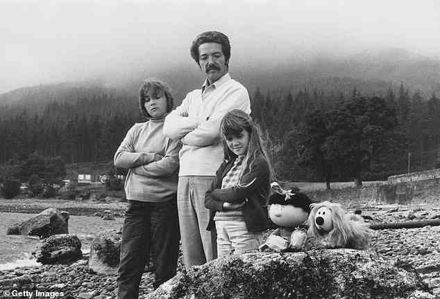 Familie: Die Schauspielerin (im Bild mit ihrem Vater und ihrer Schwester Sophie im Jahr 1968) erhielt einen Brief ihres Vaters an die BBC, in dem sie um ein Vorsprechen bat