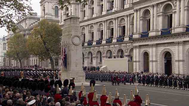 Der Kenotaph in London, kurz vor der Ankunft von König Charles III und der zweiminütigen Stille abgebildet