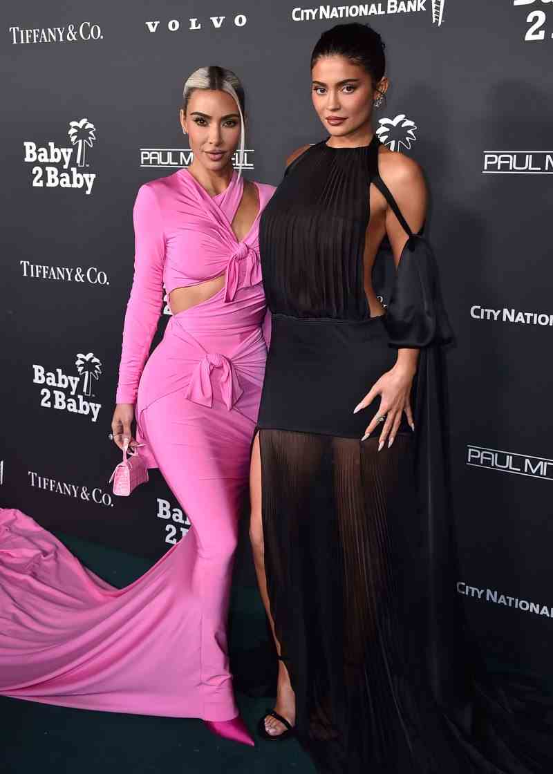 Kim Kardashian nennt Mutter Kris Jenner den „Herzschlag unserer Familie“ und nimmt den Baby2Baby Award entgegen