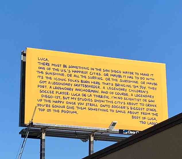 Eine dem Mittelfeldspieler Luca de la Torre gewidmete Werbetafel an einem unbekannten Ort in der Nähe von San Diego