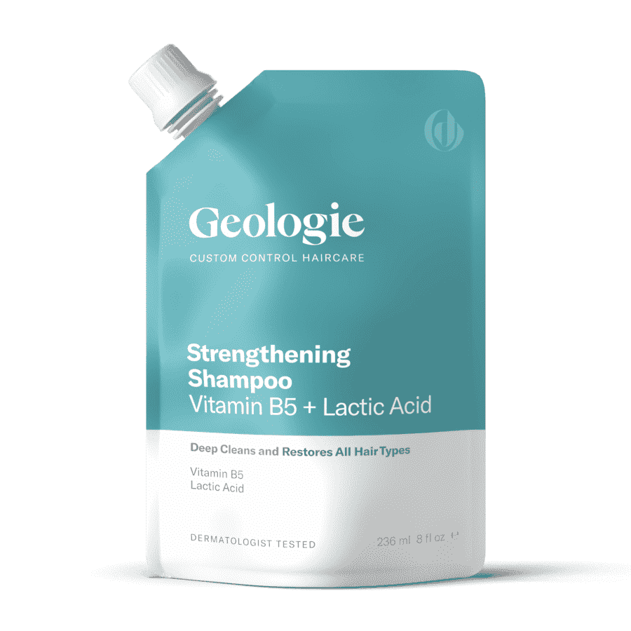 Geologie Stärkung Shampoo & Conditioner auf weißem Hintergrund