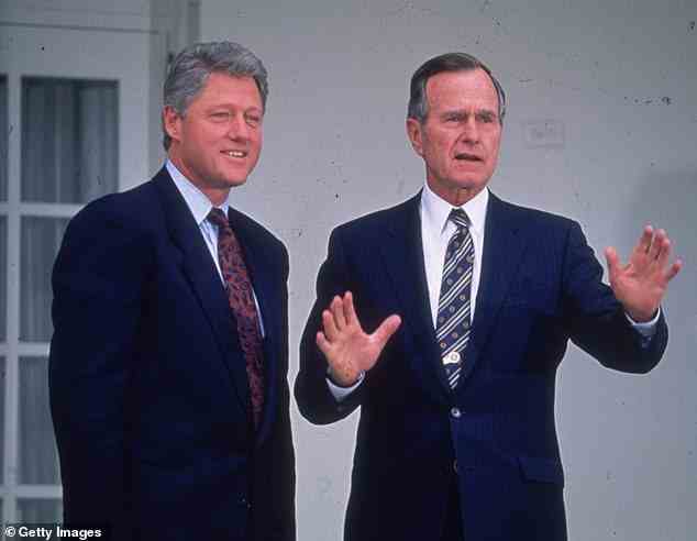 Clinton (L) und HW Bush (R) gelang es, eine enge Freundschaft aufzubauen, obwohl sie Mitglieder unterschiedlicher Parteien waren