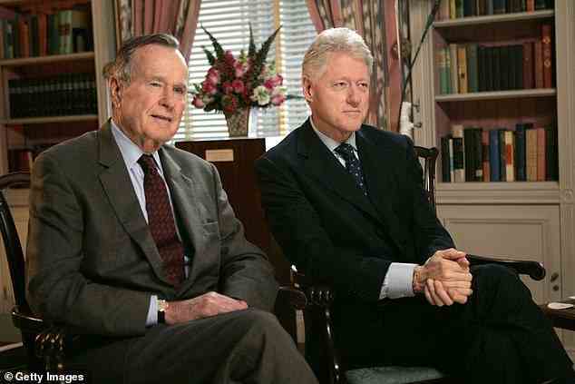 Bush Hager lobte die Art und Weise, wie ihr Großvater alle harten Gefühle beiseite legte, nachdem Clinton ihn 1992 geschlagen hatte (zusammen im Januar 2005 abgebildet).