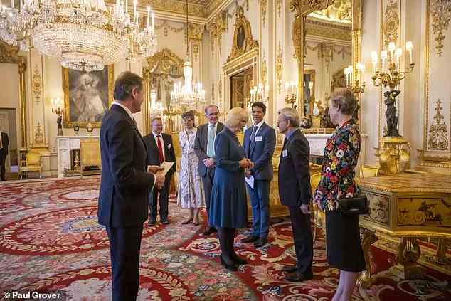 Mikhail wurde heute Nachmittag in den Buckingham Palace eingeladen, um die Auszeichnung entgegenzunehmen.  Der Tänzer bezeichnete den Tanz Zeit seines Lebens als seinen „besten Freund“.