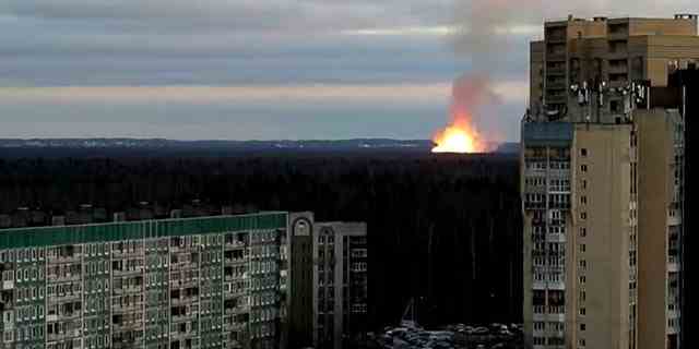 Explosion an einer Pipeline in Leningrad, Russland, außerhalb von St. Petersburg.