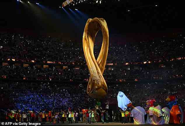 Die FIFA hat Pläne aufgegeben, auf Anweisung des Obersten Komitees von Katar vor jedem Spiel der Weltmeisterschaft eine Eröffnungszeremonie abzuhalten.  Im Bild: Die Eröffnungszeremonie der Weltmeisterschaft 2022 am Sonntagabend vor dem ersten Spiel zwischen Katar und Ecuador