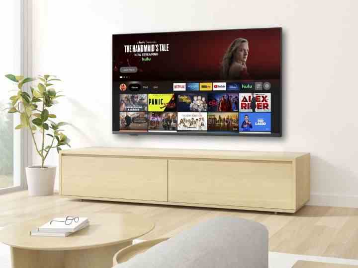 Inisgnia F30 50-Zoll-4k-Smart-TV im Wohnzimmer.