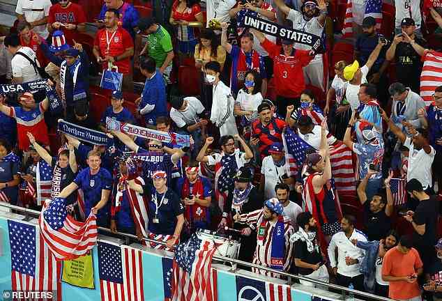 US-Fans in Katar und im Ausland brachen aus, als sich ihre Nation für das Achtelfinale am Dienstag qualifizierte