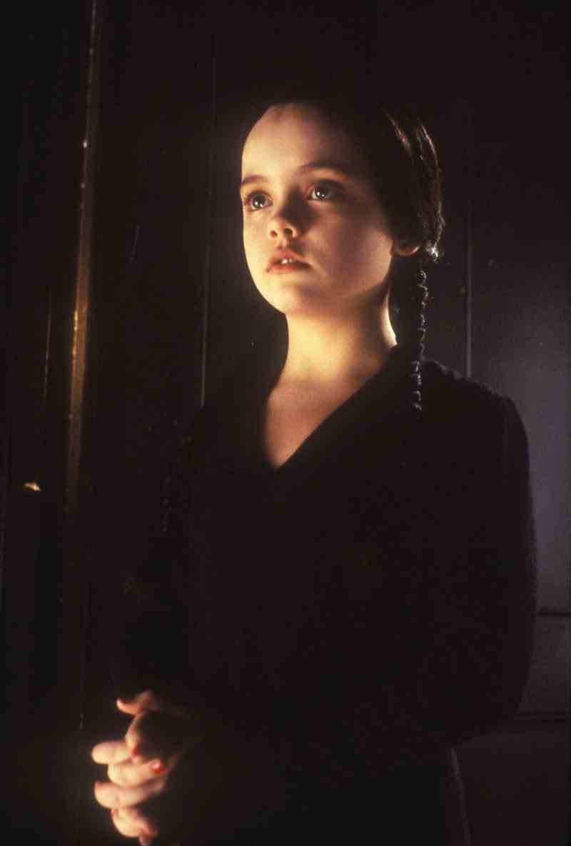 Wer hat Christina in den Addams Family Filmen gespielt Aufschlüsselung der Rolle von Christina Ricci am Mittwoch nach Addams Family