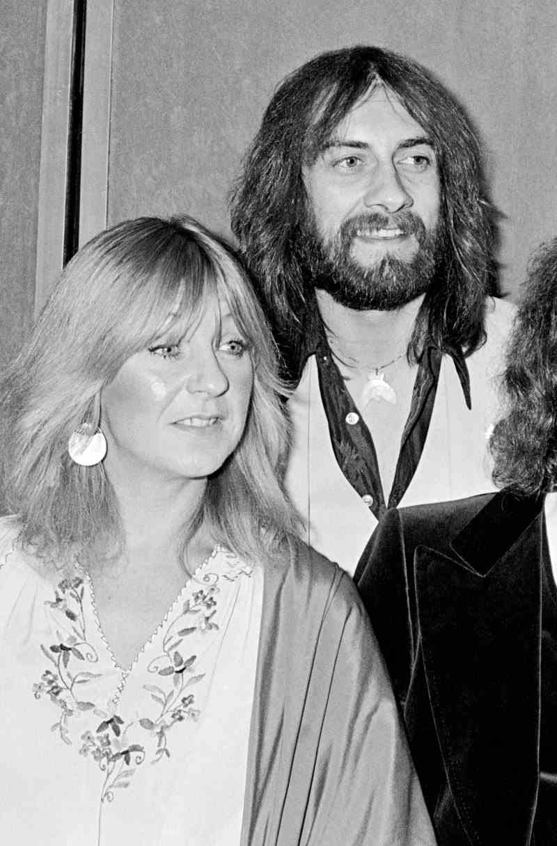 Ein Leitfaden, welche Bandmitglieder sich im Laufe der Jahre miteinander verabredet haben - Paramore, Fleetwood Mac und mehr 362 John McVie, Christine McVie Fleetwood Mac, London, UK - Okt. 1976