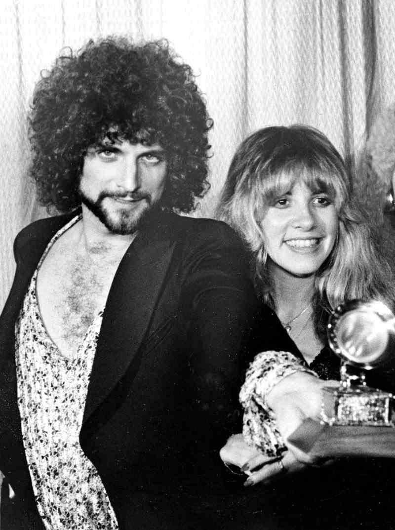Ein Leitfaden darüber, welche Bandmitglieder sich im Laufe der Jahre miteinander verabredet haben - Paramore, Fleetwood Mac und mehr 358