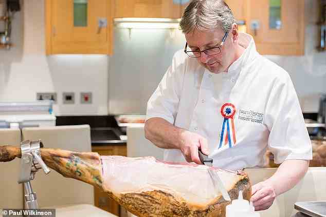 Mark Peregrine, Direktor der Kochschule von Raymond Blanc im mit zwei Michelin-Sternen ausgezeichneten Restaurant Belmond Le Manoir aux Quat'Saisons in Oxfordshire
