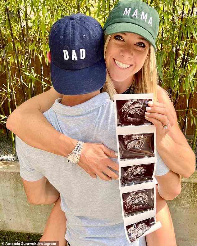 Amanda Zurawski und ihr Ehemann Josh, beide 35 Jahre alt und in Austin lebend, waren überglücklich, im Juli bekannt zu geben, dass sie nach anderthalb Jahren Fruchtbarkeitsbehandlung ihr erstes Kind erwarten würden.