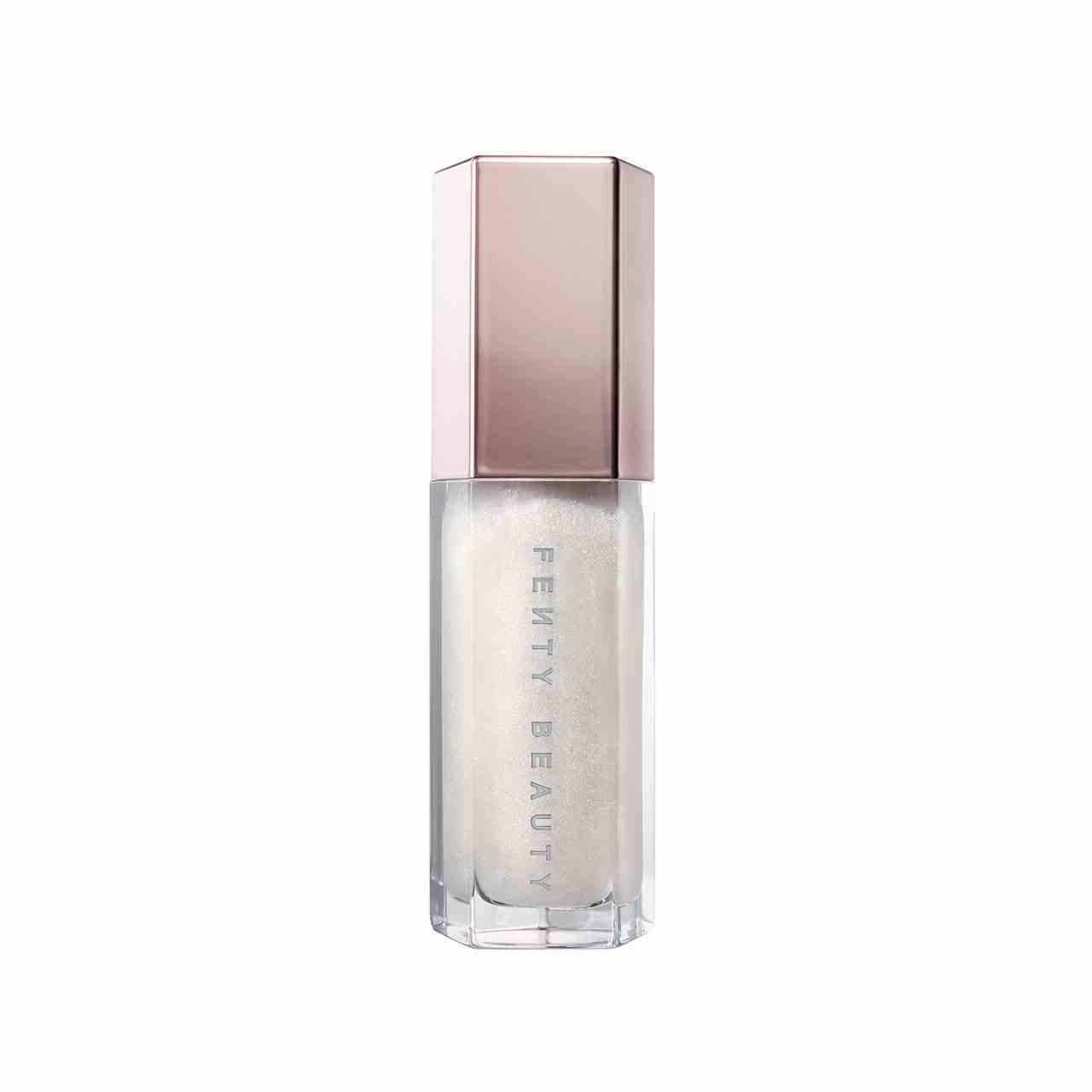 Fenty Gloss Bomb Universal Lip Luminizer in Diamond Milk auf weißem Hintergrund 