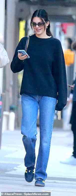 Doppelter Ärger!  Kendall Jenner zeigte zwei stylische Freizeit-Looks, als sie am Mittwoch einen frischen Herbsttag in New York genoss