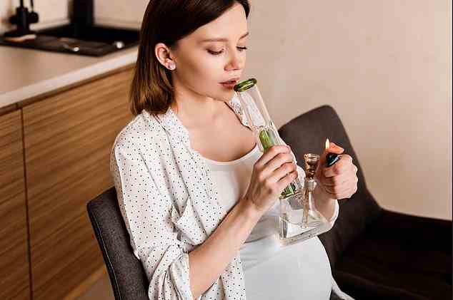 Schwangere Frauen, die in Staaten mit lockeren Cannabisgesetzen leben, konsumieren die Droge wesentlich häufiger als Frauen, die an Orten mit mehr Einschränkungen leben (Dateibild)