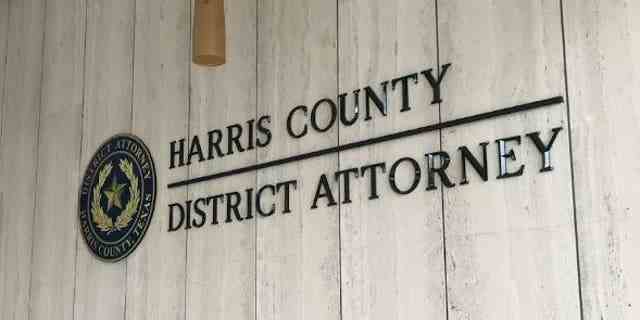 Ein Google-Earth-Bild zeigt den Vordereingang der Staatsanwaltschaft von Harris County. 